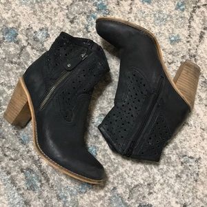 Seychelles Black Leather Booties